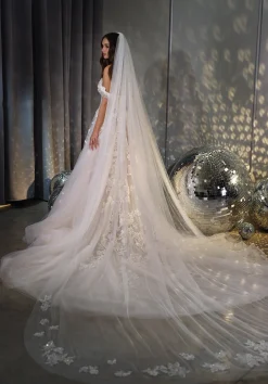 Almaz Veil