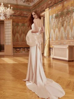 Raphaella Cape